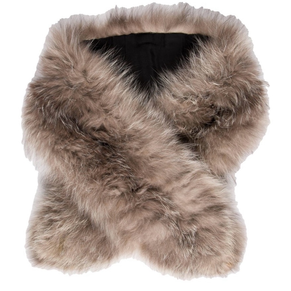 Fox fur scarf or collar